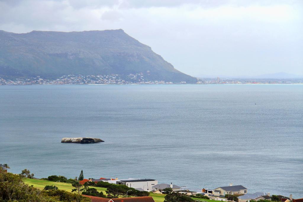 Avian Leisure Apartment Simonʼs Town Exterior foto